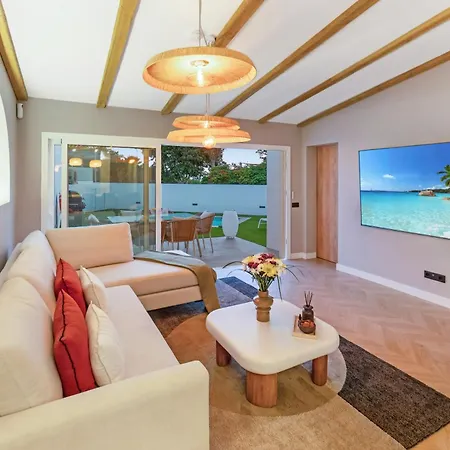 Island Paradise בית נופש אדחה
